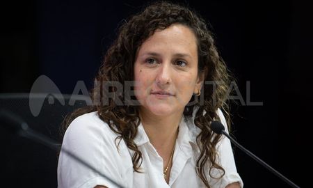 La concejala Laura Mondino trabaja en una ordenanza para mejorar el sistema de información pluvial. La concejala Laura Mondino trabaja en una ordenanza para mejorar el sistema de información pluvial.