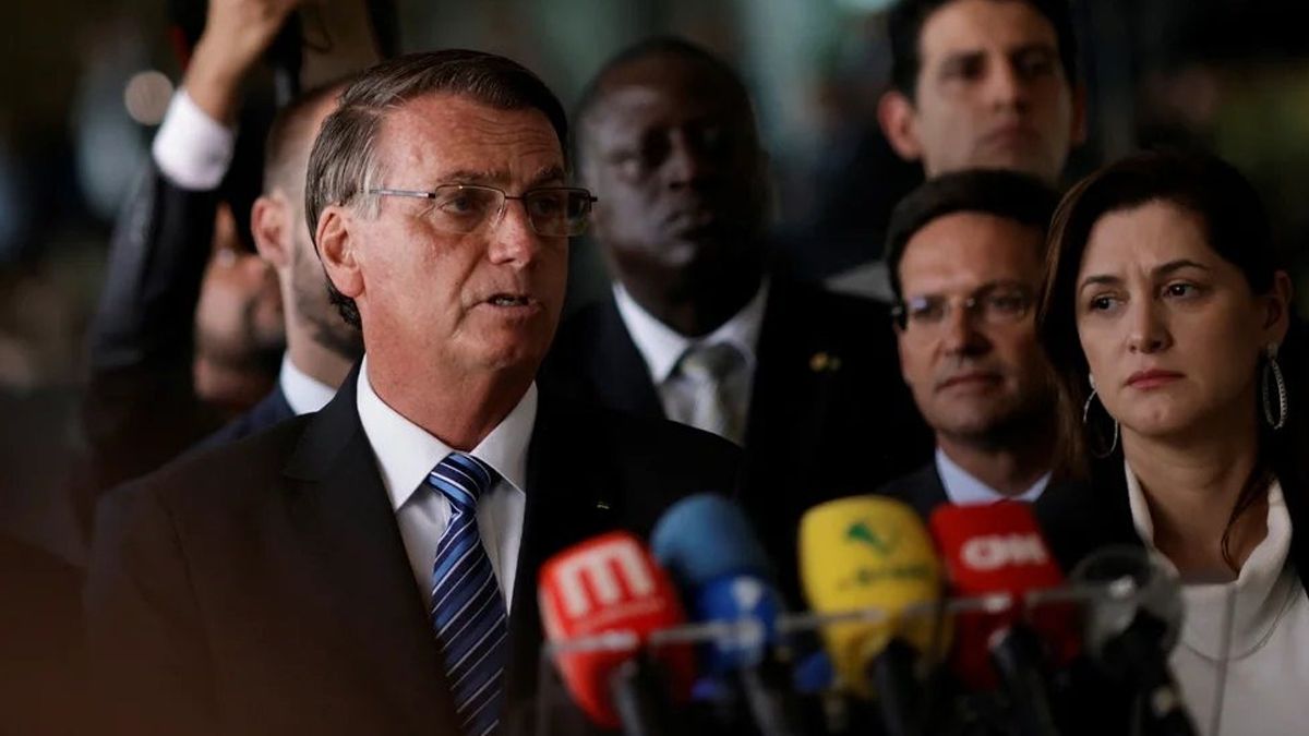 Bolsonaro dijo que estaba triste y pidió a sus seguidores que abandonaran los cortes de rutas.