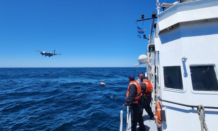 Prefectura Naval Argentina confirmó que dejarán de buscar con vida a los desaparecidos en kayak. Prefectura Naval Argentina confirmó que dejarán de buscar con vida a los desaparecidos en kayak.