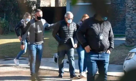 En ocho días lo denunciaron por abuso sexual ocho mujeres. En ocho días lo denunciaron por abuso sexual ocho mujeres.