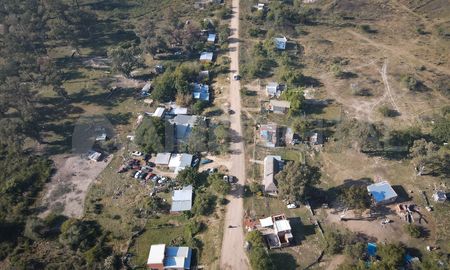 La contrucción de viviendas se extiende en zonas de reservorios y sobre los terraplenes de defenss de Santa Fe. La contrucción de viviendas se extiende en zonas de reservorios y sobre los terraplenes de defenss de Santa Fe.