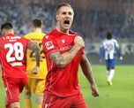 En las redes sociales del club alemán anunciaron que el delantero no jugará hasta la finalización de su contrato. En las redes sociales del club alemán anunciaron que el delantero no jugará hasta la finalización de su contrato.
