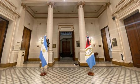 El Partido Socialista, uno de los socios mayoritarios del frente Unidos para Cambiar Santa Fe, empezará a discutir internamente el Mensaje del Ejecutivo que contiene el proyecto de la nueva ley orgánica de municipios. El Partido Socialista, uno de los socios mayoritarios del frente Unidos para Cambiar Santa Fe, empezará a discutir internamente el Mensaje del Ejecutivo que contiene el proyecto de la nueva ley orgánica de municipios.