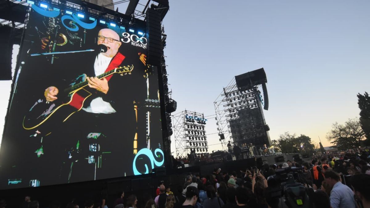 Se presentaron Nicki Nicole, Juan Carlos Baglietto, acompañados por la Orquesta Sinfónica Provincial de Rosario. Se presentaron Nicki Nicole, Juan Carlos Baglietto, acompañados por la Orquesta Sinfónica Provincial de Rosario.