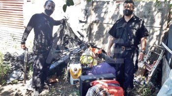 Efectivos de la Subcomisaría 4ª hallaron los elementos robados, escondidos en el patio de una vivienda.