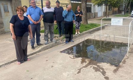 Hace cuatro días que están sin agua por un caño roto en barrio Ciudadela Norte