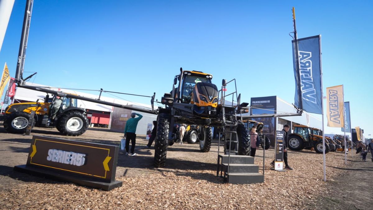 El producto estrella de Valtra en esta Agroactiva 2025: su nueva pulverizadora.