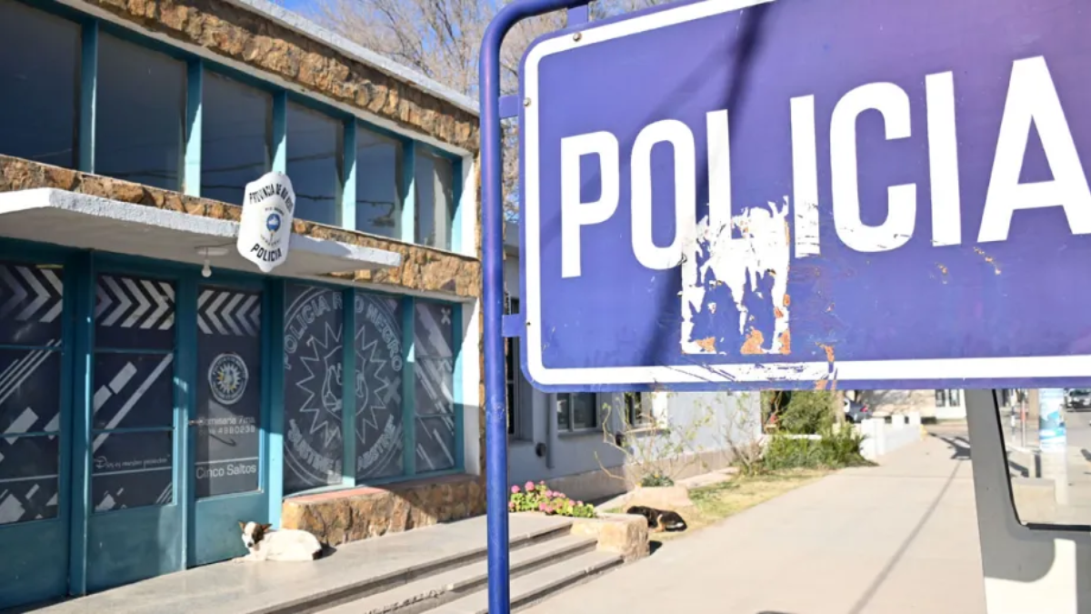 Un delincuente robó plantas de marihuana en Río Negro de la casa de una mujer.