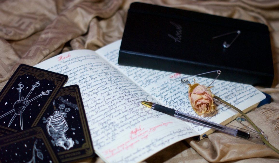 Gastos excesivos y la mala alimentación traerá a la vida de los signos según el Tarot Gitano