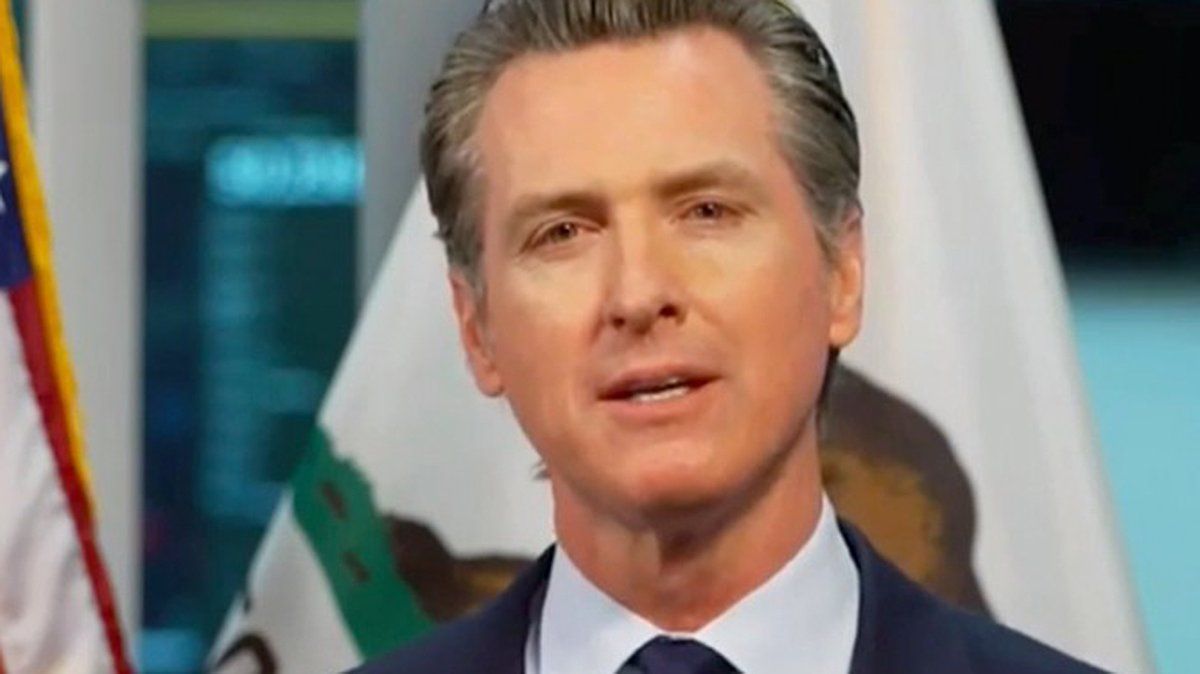 "El virus se está propagando a un ritmo que no hemos visto desde el inicio de la pandemia", dijo el gobernador Gavin Newsom.