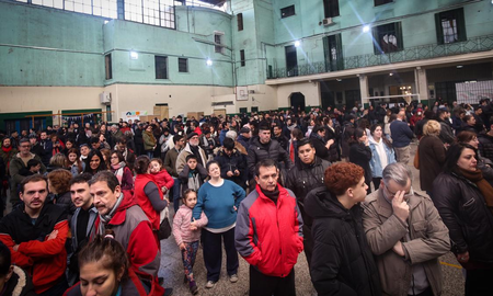 Las demoras para emitir el voto electrónico en CABA generaron demoras de hasta 3 horas Las demoras para emitir el voto electrónico en CABA generaron demoras de hasta 3 horas