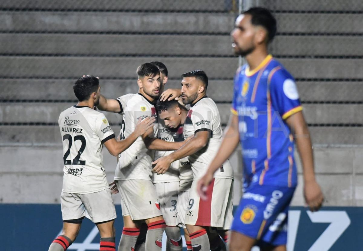 Colón de Santa Fe enfrenta este miércoles a Colegiales por los 32avos. de la Copa Argentina.