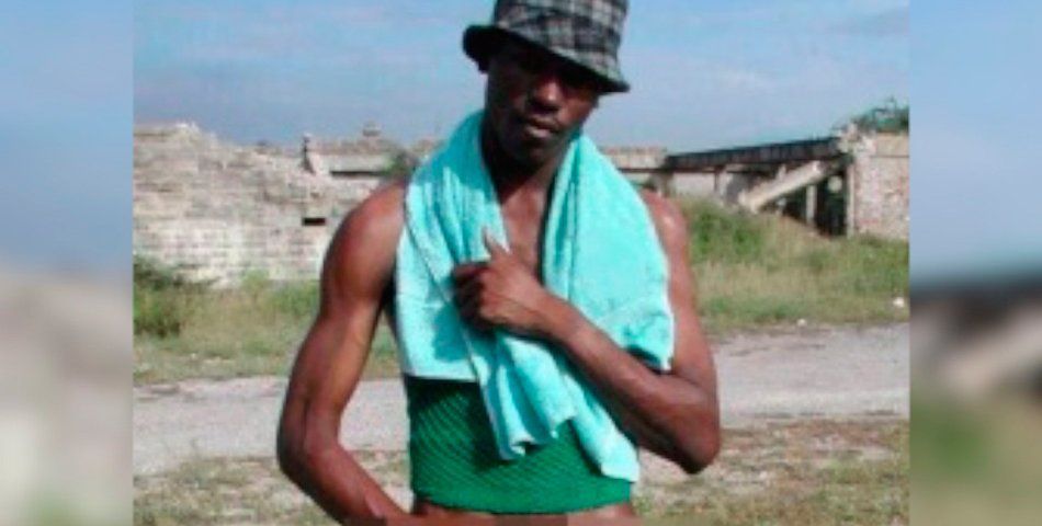 “El negro de WhatsApp” interrumpe partido de futbol en México y revienta internet