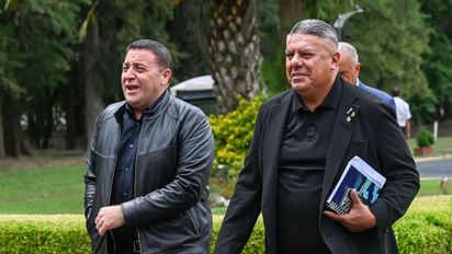 Escándalo en la AFA: procesaron y embargaron a Claudio Tapia y Toviggino por la causa de retención de aportes