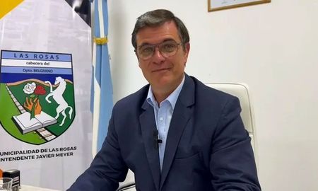 El vencedor es el actual intendente de Las Rosas, ciudad cabecera del departamento. El vencedor es el actual intendente de Las Rosas, ciudad cabecera del departamento.