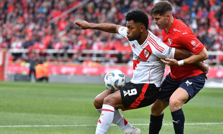 River sigue sin lucirse e igualó frente a Independiente, que jugó con uno menos casi todo el partido River sigue sin lucirse e igualó frente a Independiente, que jugó con uno menos casi todo el partido