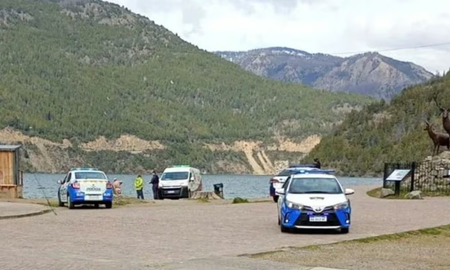 La Fiscalía de la IV Circunscripción Judicial de Neuquén ordenó la autopsia para determinar si la baja temperatura del agua provocó un paro cardiorrespiratorio. La Fiscalía de la IV Circunscripción Judicial de Neuquén ordenó la autopsia para determinar si la baja temperatura del agua provocó un paro cardiorrespiratorio.