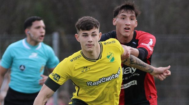 Colón y Defensa y Justicia igualaron 2 a 2 en el predio 4 de Junio por la fecha 1 del torneo de reserva.