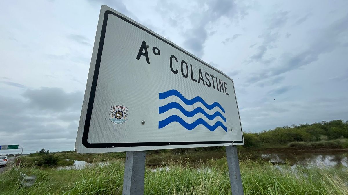 El arroyo cruza la autopista a la altura del kilómetro 103. El arroyo cruza la autopista a la altura del kilómetro 103.