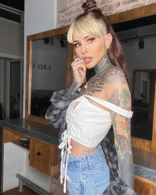 Cande también usó el look Cruella.