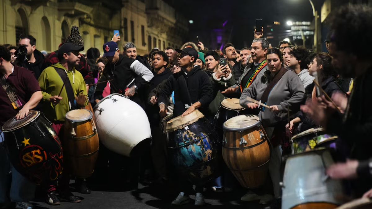 Ruben Rada, leyenda indiscutida de la música uruguaya y el candombe, falleció a los 83 años en Montevideo.