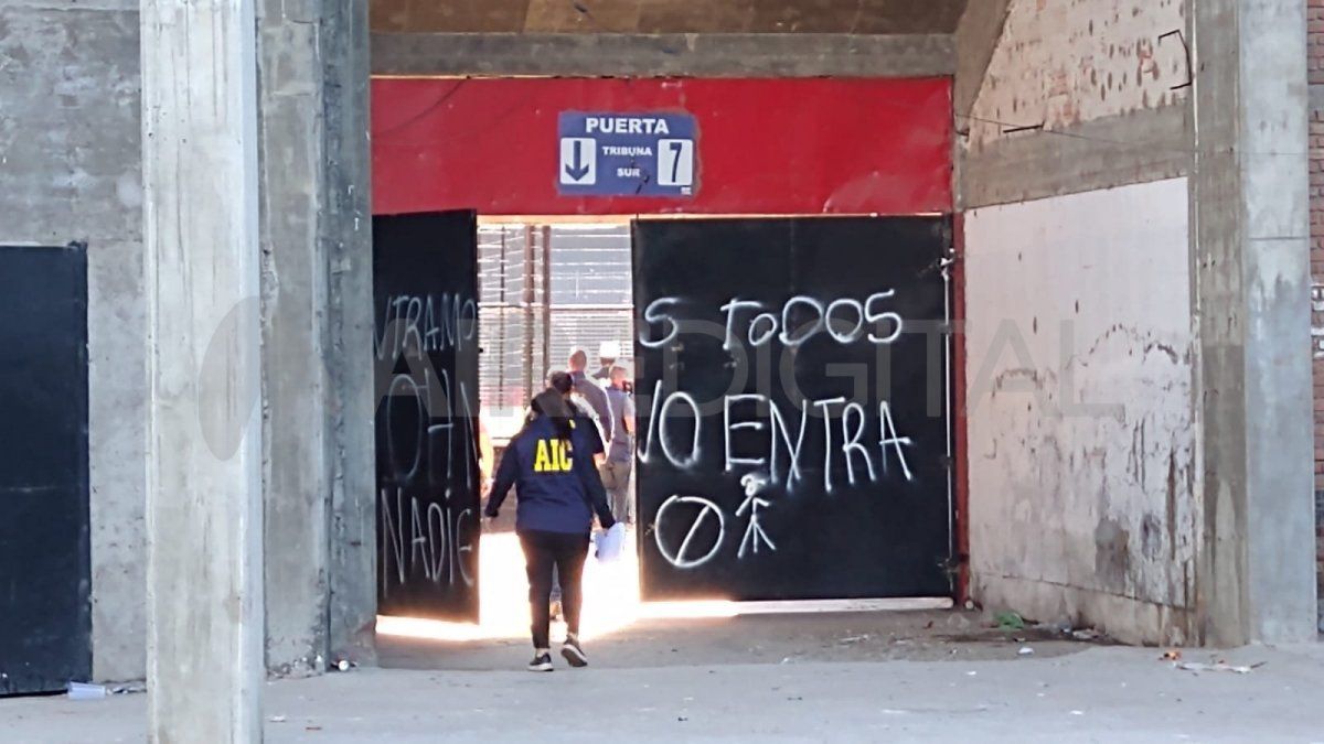 Las pintadas amenazantes contra Colón se terminaron cumpliendo: O entramos todos