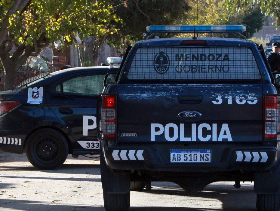 Se quedaron con droga de un allanamiento y fueron detenidos: hay cuatro policías involucrados