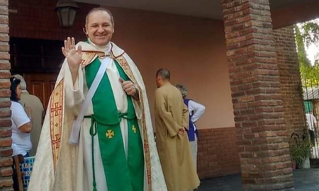 El apresado fue identificado como Franco Alberto Lutens, de 62 años, quien se desempeñó como sacerdote en la Diócesis de Quilmes. El apresado fue identificado como Franco Alberto Lutens, de 62 años, quien se desempeñó como sacerdote en la Diócesis de Quilmes.
