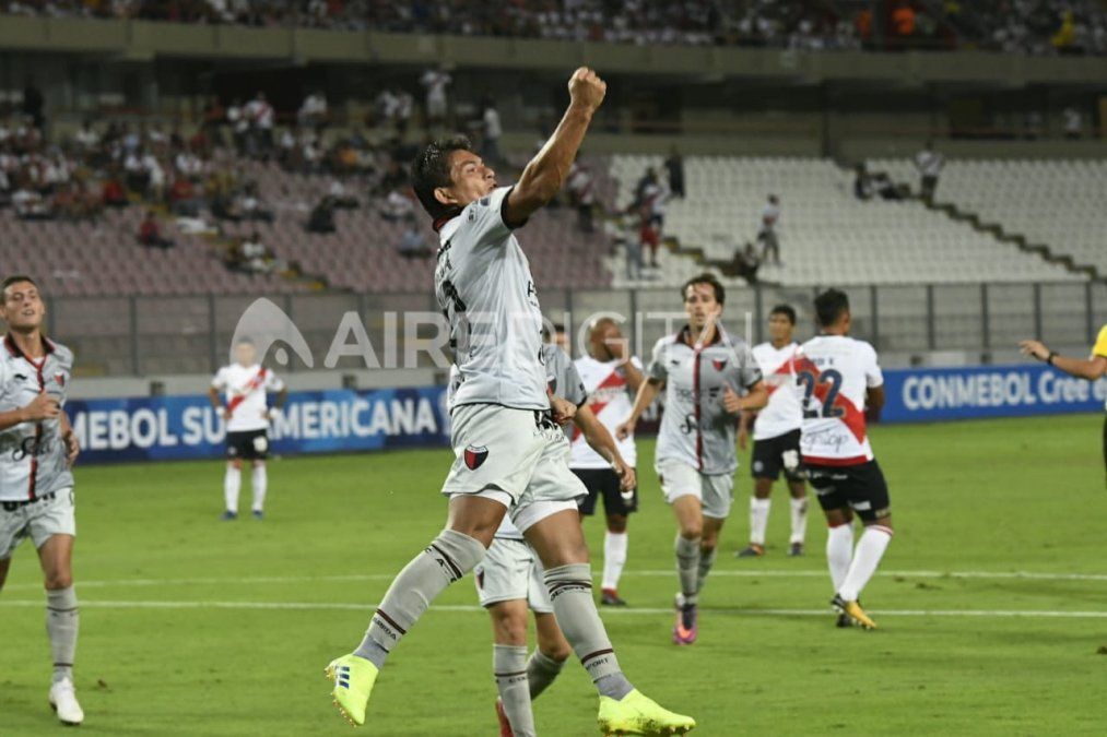 Pulga Rodríguez: de albañil a estrella que quiere construir la historia grande de Colón