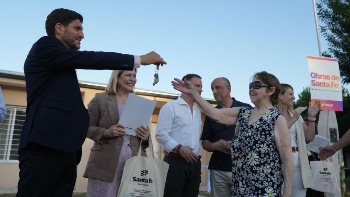 La obra fue reactivada por la actual gestión provincial para dar solución habitacional a los vecinos de la localidad del departamento La Capital.