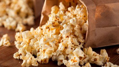 Pochoclos caseros: la receta infalible y dos versiones irresistibles con caramelo y chocolate