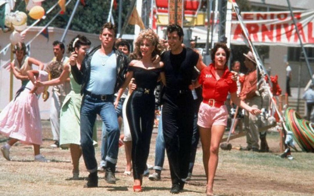 John Travolta y Olivia Newton-John marcaron una época en la década de los 70 con el filme, pero ahora las críticas son severas por su temática.