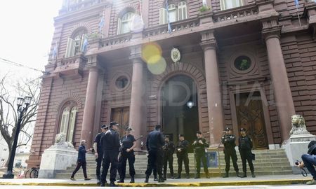 Amenaza de bomba en la Municipalidad de Rosario. Amenaza de bomba en la Municipalidad de Rosario.