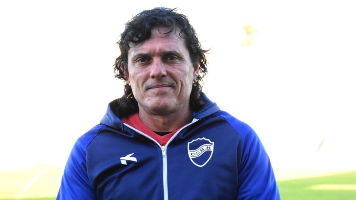 El ex Colón, Adrián Gorostidi, ya dirigió en Ben Hur en el 2010, en su debut como entrenador. El ex Colón, Adrián Gorostidi, ya dirigió en Ben Hur en el 2010, en su debut como entrenador.