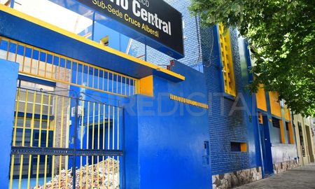 Arrojaron bombas molotov a una sede de Rosario Central. Ocurrió luego de un acto de vandalismo sufrido por Newells. Arrojaron bombas molotov a una sede de Rosario Central. Ocurrió luego de un acto de vandalismo sufrido por Newells.