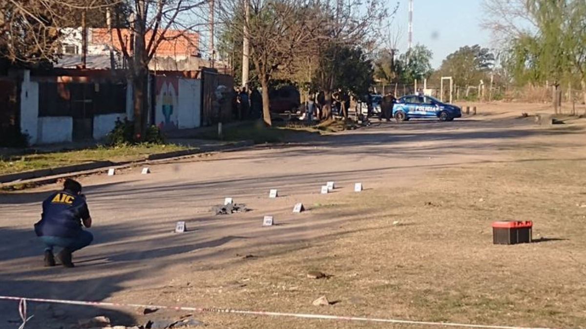 Asesinaron a dos personas en el Barrio Las Flores.