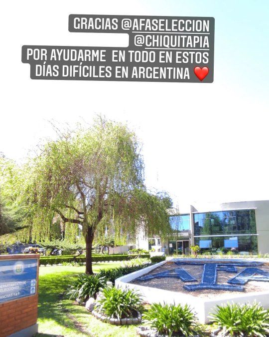 La historia que posteó Dibu Martínez en agradecimiento a la AFA por brindarle alojamiento mientras está en el país.