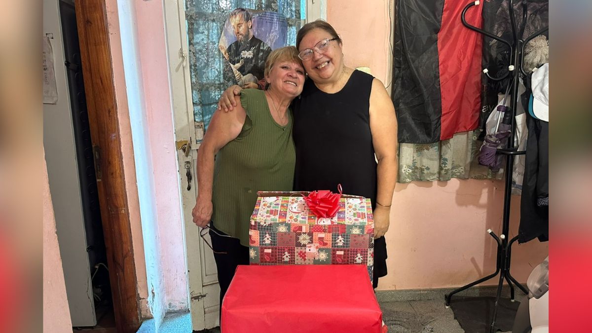 Lilian y Viviana aportaron lo suyo para la campaña solidaria. Lilian y Viviana aportaron lo suyo para la campaña solidaria.