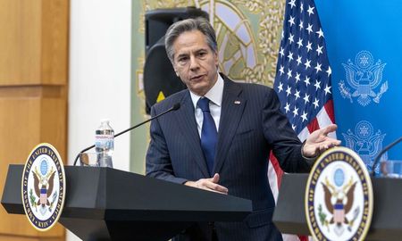 Yo espero firmemente que podamos mantenernos en una vía pacífica y diplomática, dijo Blinken en la embajada de Estados Unidos en Kiev. Yo espero firmemente que podamos mantenernos en una vía pacífica y diplomática, dijo Blinken en la embajada de Estados Unidos en Kiev.