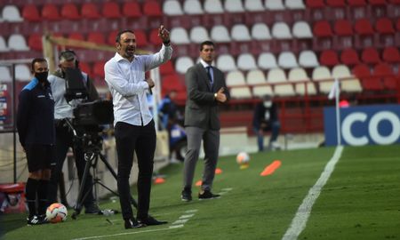 Juan Manuel Azconzábal, entrenador de Unión. El Tatengue venció 2-1 a Emelec y pasó a octavos de final de la Copa Sudamericana. Juan Manuel Azconzábal, entrenador de Unión. El Tatengue venció 2-1 a Emelec y pasó a octavos de final de la Copa Sudamericana.