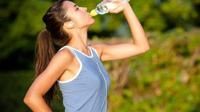 La importancia del agua para la salud: consejos para mantener una buena hidratación