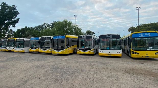Las empresas de colectivos de Santa Fe tienen hasta este jueves para pagarle a los choferes.