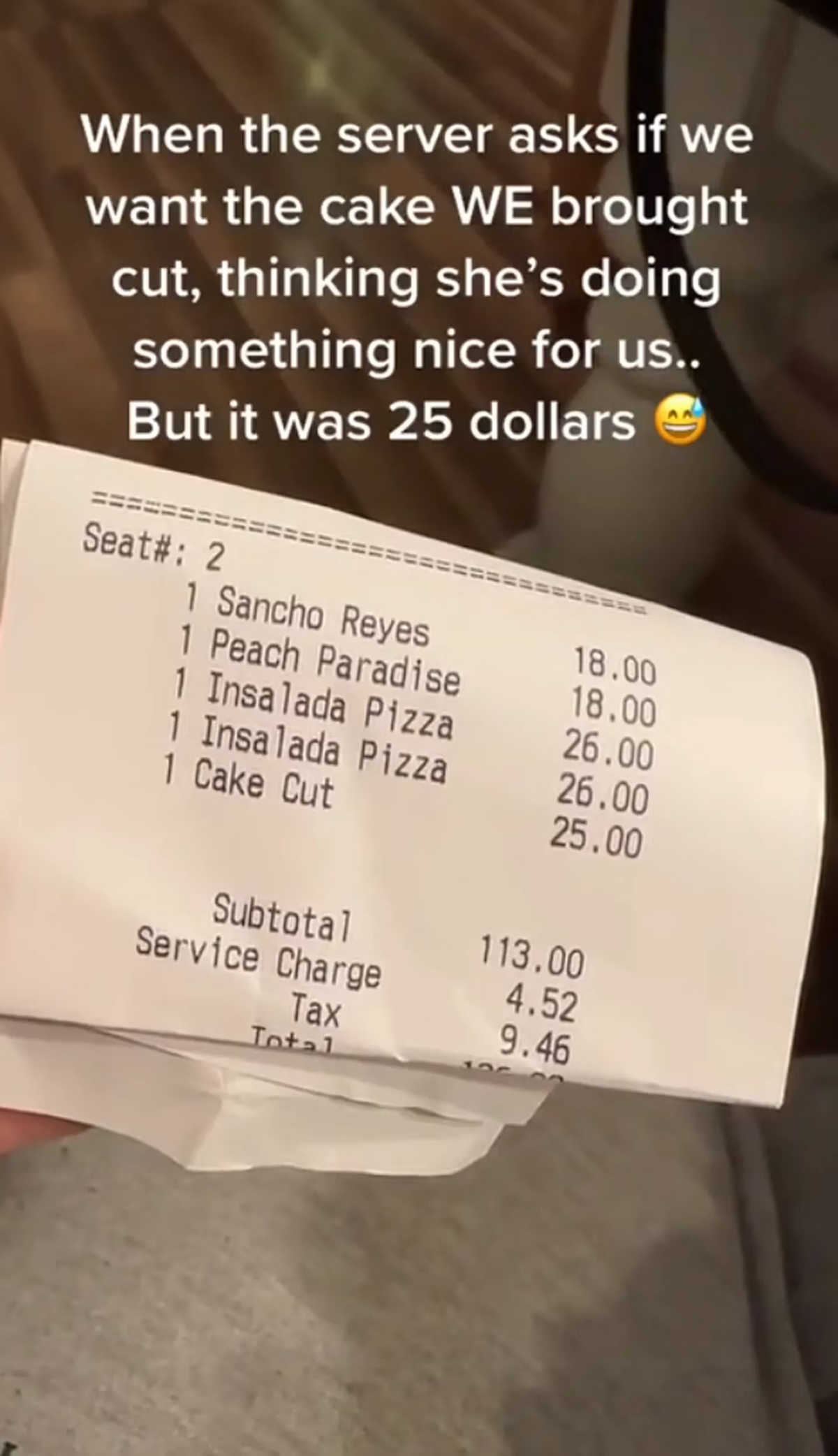Una amiga de la cumpleañera mostró el ticket y se hizo viral.