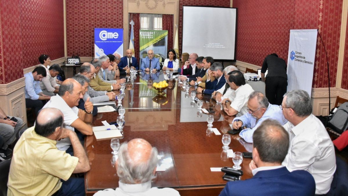 La misión incluyó una reunión de trabajo con Ministros y funcionarios de Economía y Producción, y de Gobierno y Justicia. La misión incluyó una reunión de trabajo con Ministros y funcionarios de Economía y Producción, y de Gobierno y Justicia.
