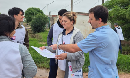 La situación en Villa Minetti se encuentra constantemente monitoreada y muestra actualmente descenso del nivel del agua dentro de la localidad. La situación en Villa Minetti se encuentra constantemente monitoreada y muestra actualmente descenso del nivel del agua dentro de la localidad.