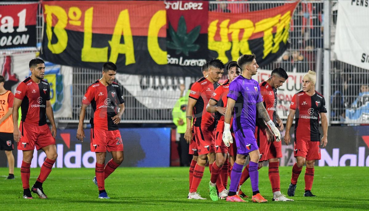 Colón cayó ante Nueva Chicago y quedó a cinco puntos de la punta en la Primera Nacional.
