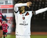 Patronato recibe a un envalentonado Newells que quiere meterse en la pelea en el Torneo de la Liga Profesional.