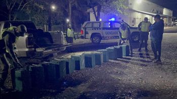 Abandonaron una camioneta con 456 kilos de cocaína en el norte de Santa Fe: intensa búsqueda de dos hombres