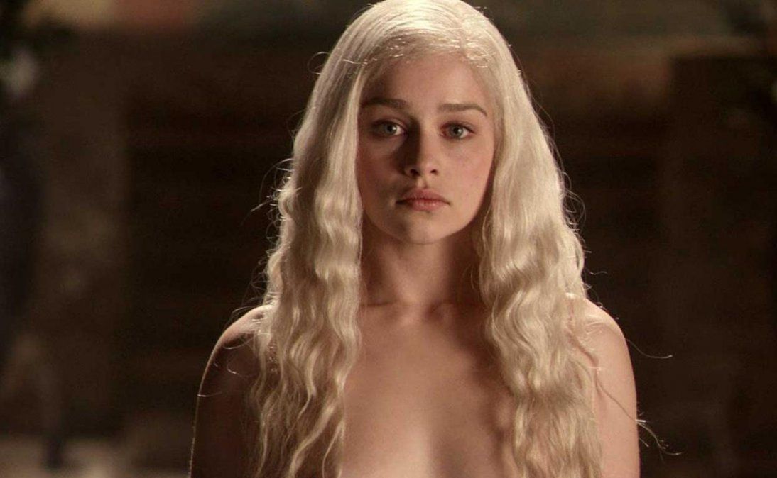 Presionaron a Emilia Clarke para que se desnudara en Game of Thrones