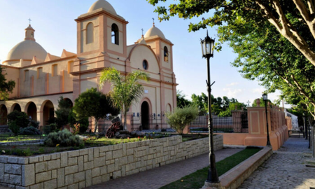 Iglesia de la Santísima Virgen del Rosario, un emblema de la historia y fe de Villa Tulumba, inaugurada en 1892 por fray Mamerto Esquiú. Iglesia de la Santísima Virgen del Rosario, un emblema de la historia y fe de Villa Tulumba, inaugurada en 1892 por fray Mamerto Esquiú.